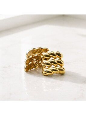 Gold-Tone Vintage Clip-On Earrings With Chunky Chain Design